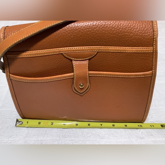 DOONEY & BOURKE VINTAGE 90s ESSEX CROSSBODY  LEATHER